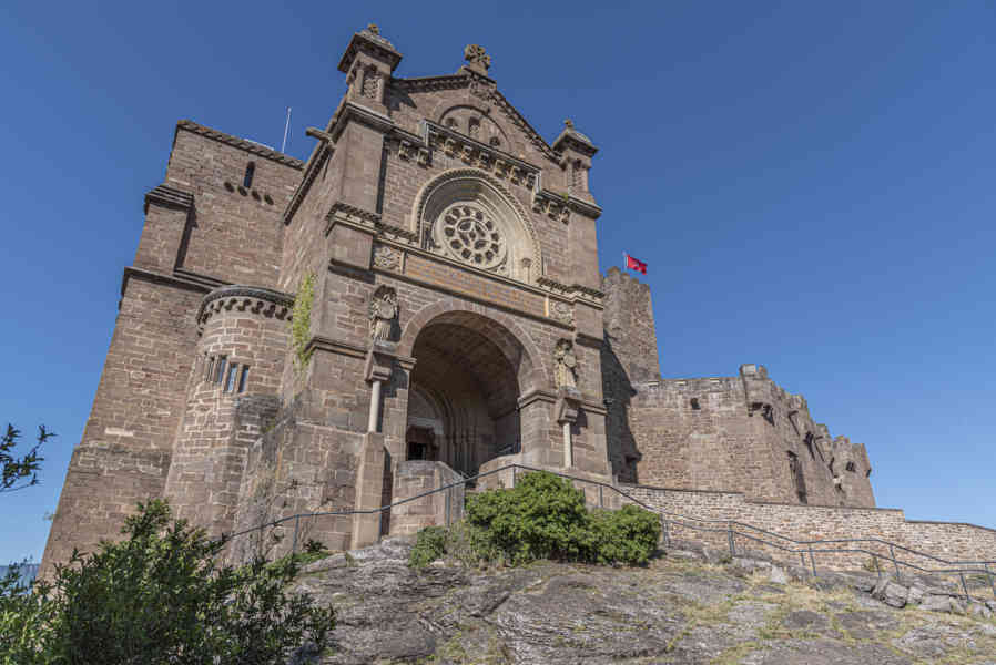 Comunidad Foral de Navarra 116 - Javier - castillo de Javier - basílica de San Francisco Javier.jpg